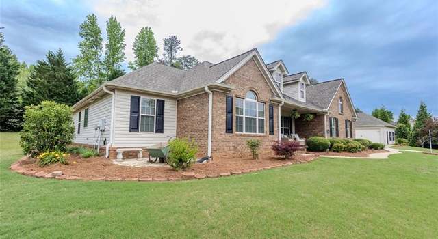 Photo of 222 Hidden Meadows Ln, Mount Airy, GA 30563