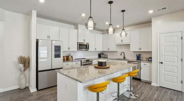 Photo of 375 Crider Ct, Woodstock, GA 30188