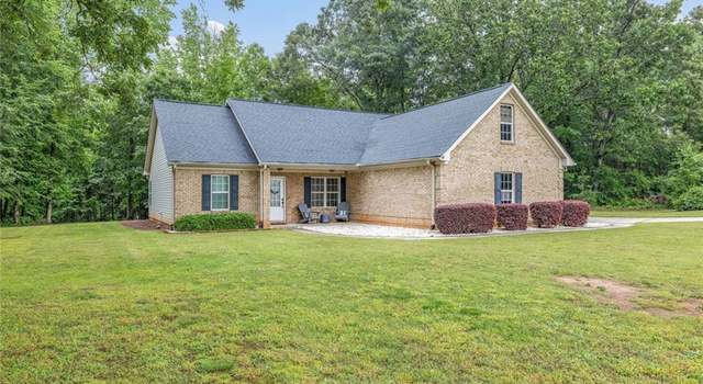 Photo of 141 Meadow Creek Court Ct, Commerce, GA 30530
