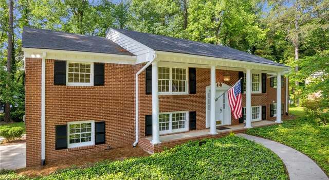 Photo of 4331 E Kings Point Cir, Dunwoody, GA 30338