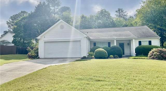 Photo of 431 Crested View Dr, Loganville, GA 30052
