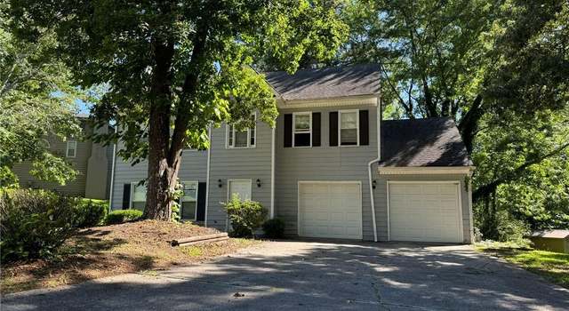 Photo of 835 Fox Valley Dr, Stone Mountain, GA 30088