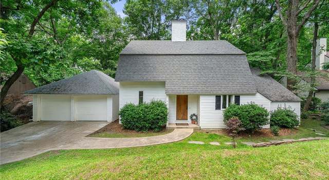 Photo of 4018 Dunbarton Way NE, Roswell, GA 30075