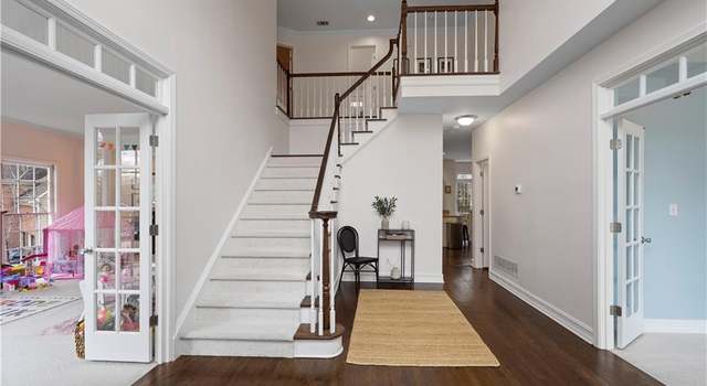 Photo of 610 Ashwood Ct, Woodstock, GA 30189