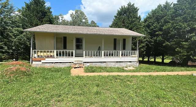 Photo of 500 Camp Creek Cir, Cornelia, GA 30531