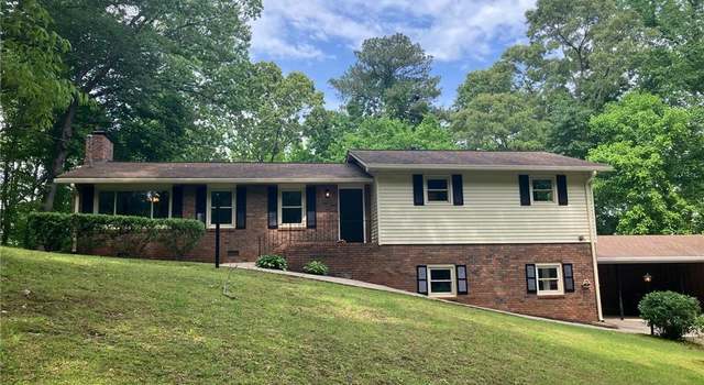 Photo of 215 N Etowah Ct, Canton, GA 30114