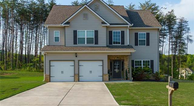Photo of 61 N Village Cir, Rydal, GA 30171
