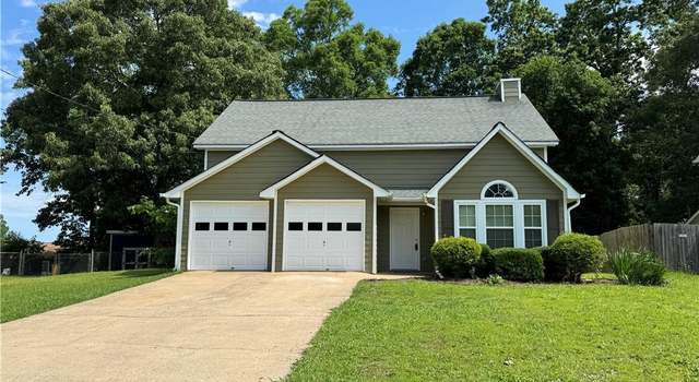 Photo of 3722 Cherokee Overlook Dr, Canton, GA 30115