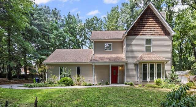 Photo of 220 Oak St, Fayetteville, GA 30215