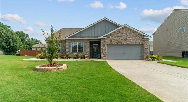 Photo of 2150 Sawgrass Dr, Hampton, GA 30228