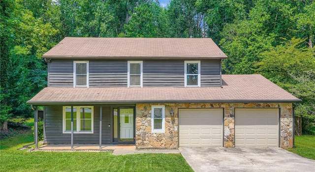 Photo of 1120 Chapman Cir, Stone Mountain, GA 30088