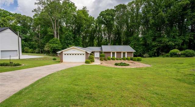 Photo of 4216 Walnut Cir, Flowery Branch, GA 30542