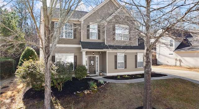 Photo of 6615 Grove Meadows Ln, Cumming, GA 30028