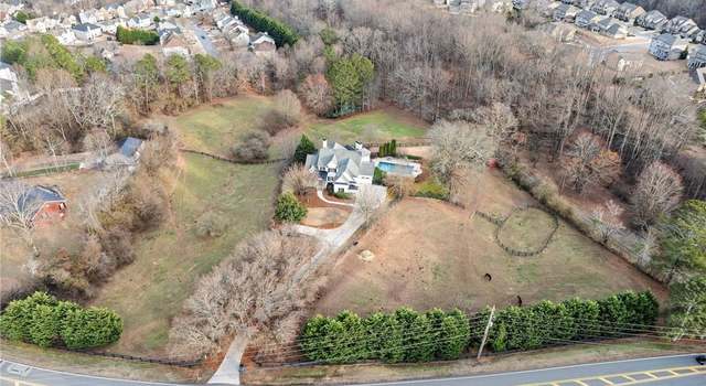 Photo of 401 Nichols Dr, Suwanee, GA 30024