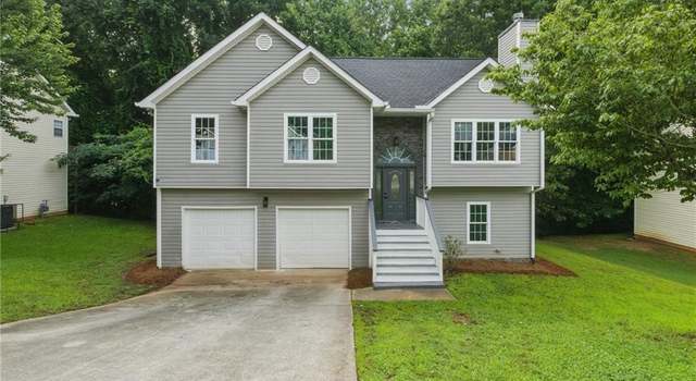 Photo of 11020 Knotty Pine Pl, Hampton, GA 30228