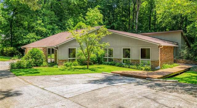 Photo of 1690 Trotters Ln, Stone Mountain, GA 30087