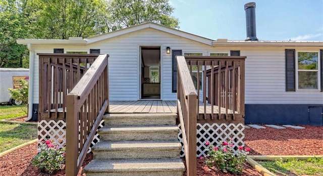 Photo of 215 Lawrence St, Cornelia, GA 30531