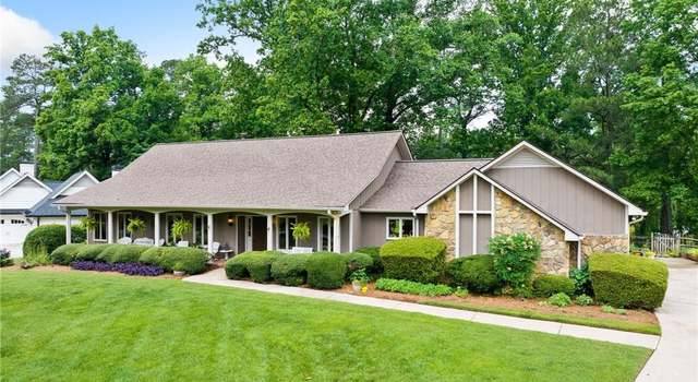 Photo of 12162 Mountain Laurel Dr, Roswell, GA 30075