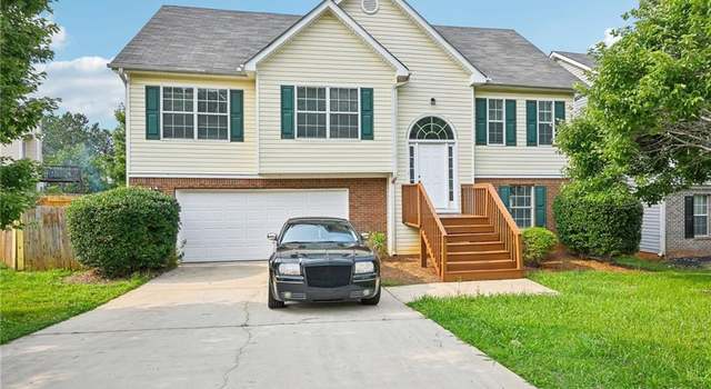 Photo of 1147 Saint Phillips Ct, Locust Grove, GA 30248