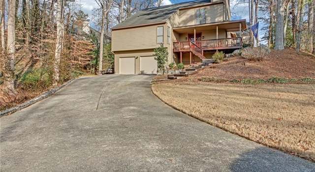 Photo of 3916 Loch Highland Pass NE, Roswell, GA 30075