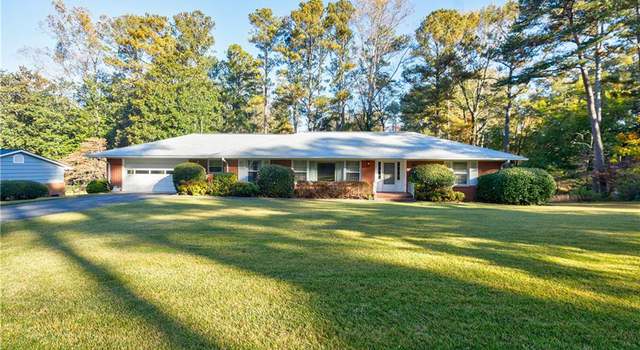 Photo of 2935 Piney Wood Dr, East Point, GA 30344