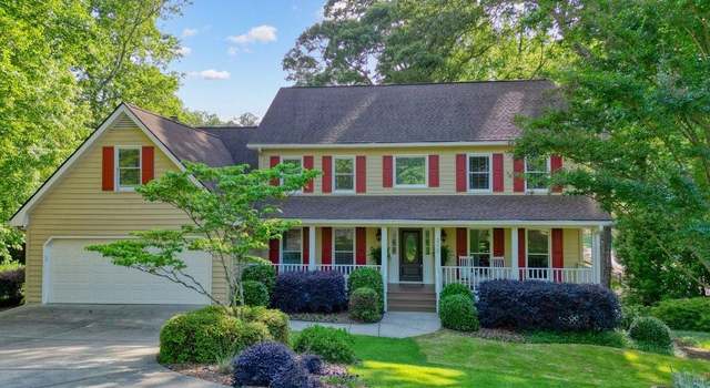 Photo of 210 Malvern Pl, Roswell, GA 30076