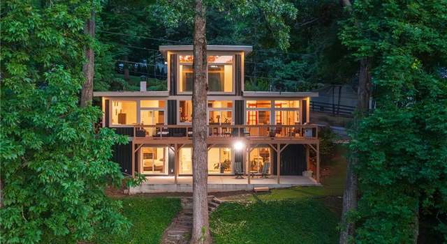 Photo of 132 Lakeshore Dr, Roswell, GA 30075