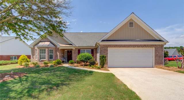Photo of 253 Lakeview Bend Cir, Jefferson, GA 30549