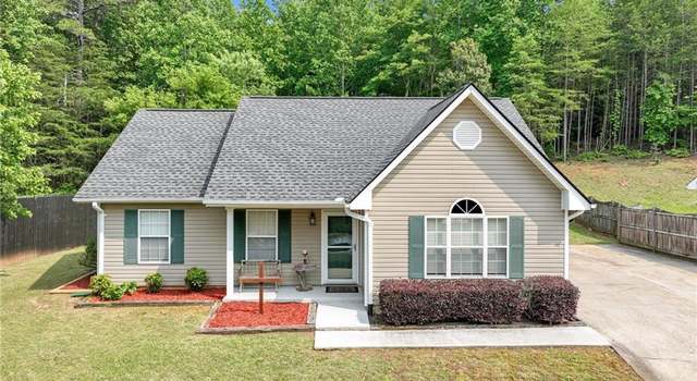 Photo of 202 Chestnut Ave, Demorest, GA 30535