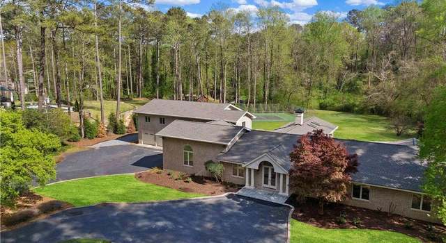Photo of 860 Crest Valley Dr, Atlanta, GA 30327