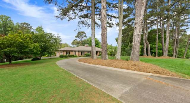 Photo of 607 E Lake Dr, Gainesville, GA 30506