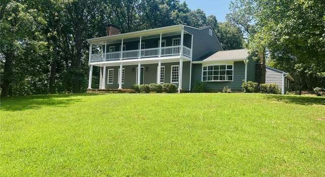 Photo of 2566 Bridgewater Cir, Gainesville, GA 30506