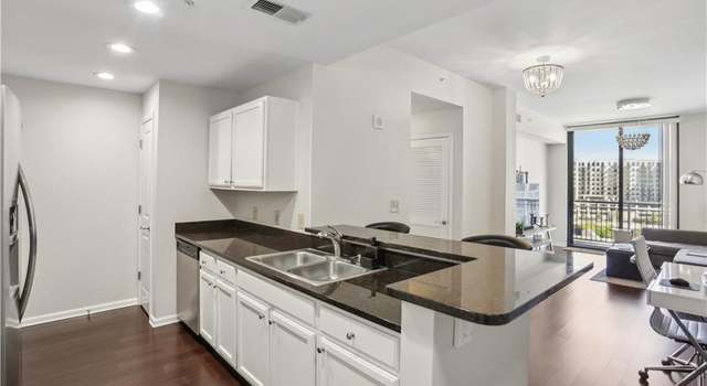 Photo of 3040 Peachtree Rd NW #713, Atlanta, GA 30305