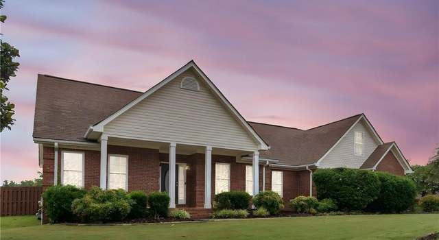 Photo of 1204 Bent Creek Dr, Mcdonough, GA 30252