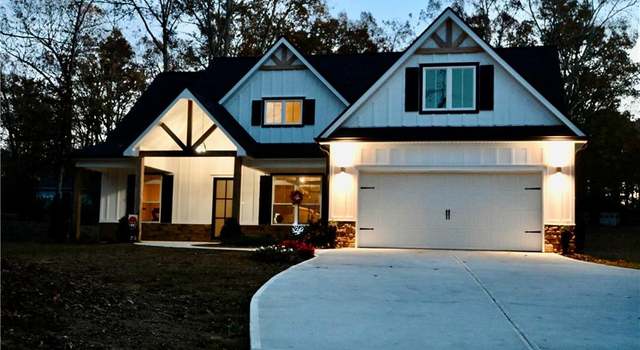 Photo of 130 E Crestwood Rd, Tyrone, GA 30290