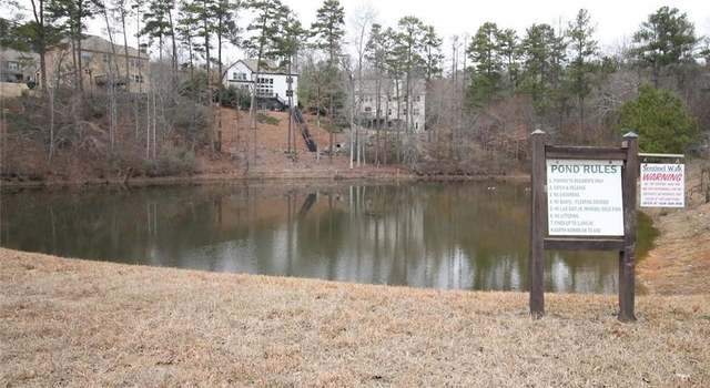 Photo of 1365 Willis Lake Dr, Kennesaw, GA 30152