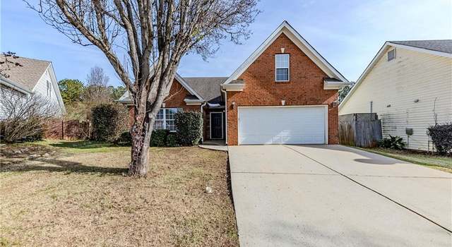 Photo of 1708 Queen Victoria Ct, Locust Grove, GA 30248