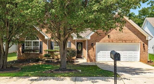Photo of 1553 Queen Elizabeth Dr, Locust Grove, GA 30248