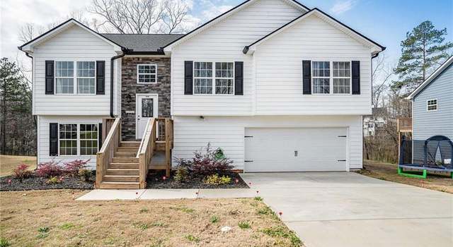 Photo of 398 Arlington Ln, Commerce, GA 30529