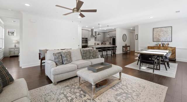 Photo of 209 Floral Valley Dr, Woodstock, GA 30188
