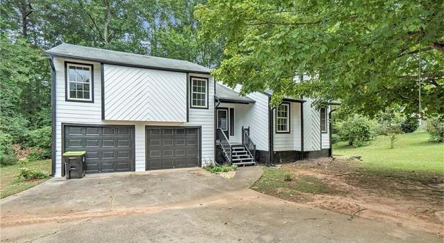 Photo of 2940 Leah Ln, Douglasville, GA 30135