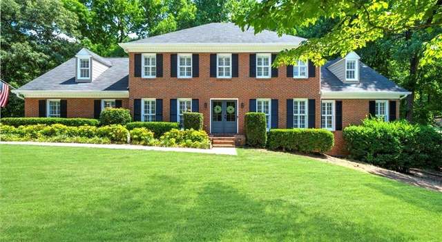 Photo of 2815 Laurel Green Ct, Roswell, GA 30076
