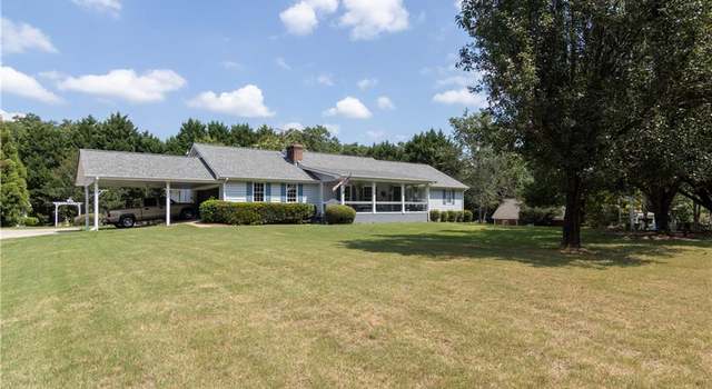 Photo of 445 Hinton Rd, Social Circle, GA 30025
