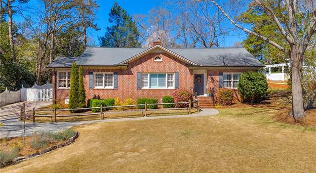 Photo of 815 Cherokee Rd, Gainesville, GA 30501
