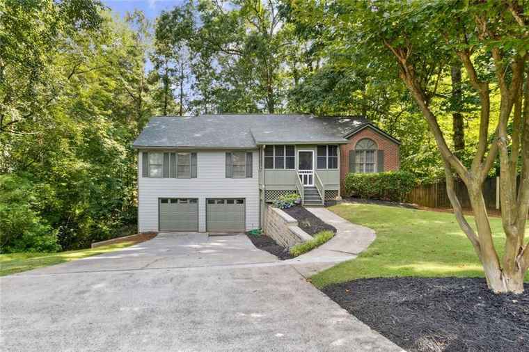 Photo of 3902 Robin Court Ct Acworth, GA 30101