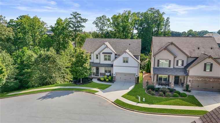 Photo of 404 Larussa Ct Woodstock, GA 30189