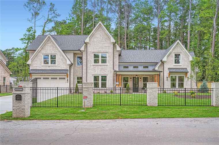 Photo of 2625 Beverly Ln Snellville, GA 30078