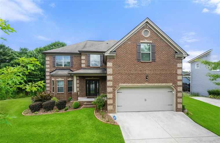 Photo of 204 Misty Grove Dr Loganville, GA 30052