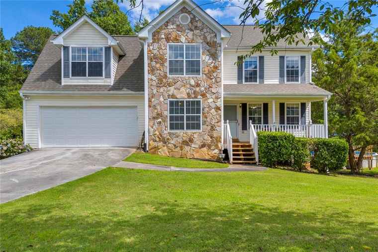 Photo of 684 Doe Lane Ln Loganville, GA 30052