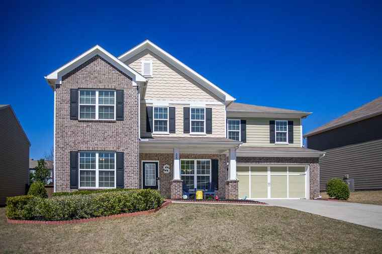 Photo of 525 Spring View Dr Woodstock, GA 30188